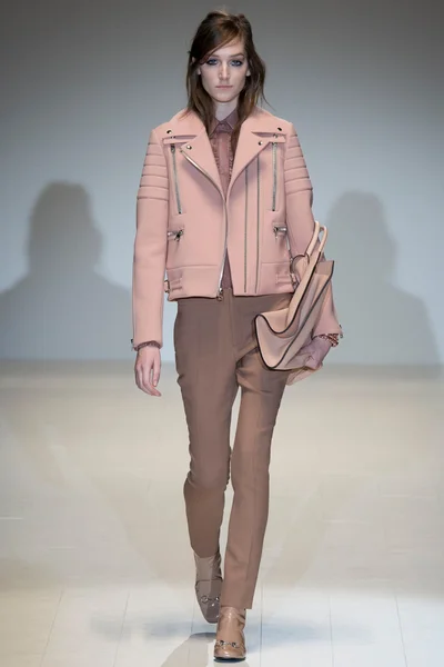 Look 12